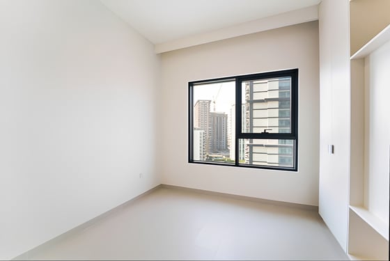 Spacious High-Floor Living with Pool Views, picture 9