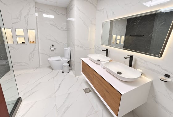 Upgraded | Furnished | Large Layout....., picture 8