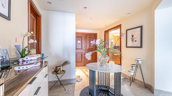 Luxurious apartment in Palm Jumeirah with sea view, picture 13
