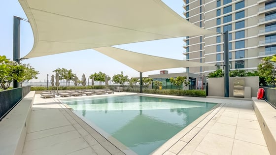 Premium apartment in Emirates Hills 2 with golf views, picture 19