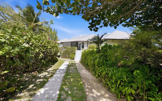 Provender - A Timeless Beachfront Retreat, picture 2