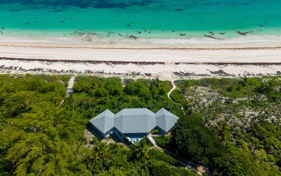 Provender - A Timeless Beachfront Retreat, picture 7