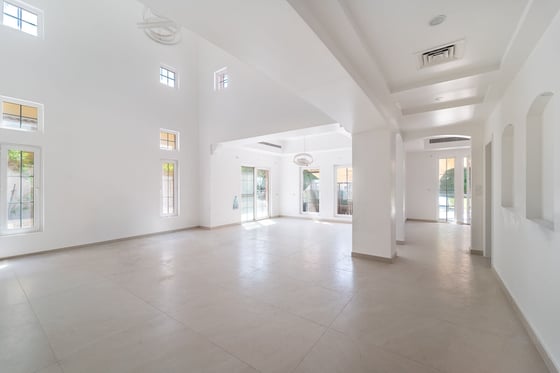Fully Renovated | Type 17 | 12,000 Sq. Ft. Plot, picture 5
