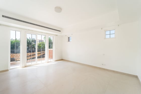 Fully Renovated | Type 17 | 12,000 Sq. Ft. Plot, picture 8