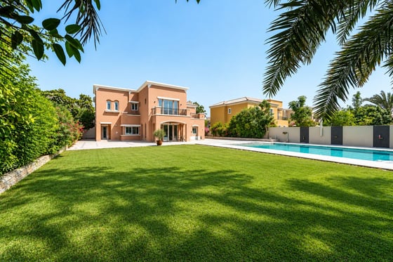 Fully Renovated | Type 17 | 12,000 Sq. Ft. Plot, picture 1