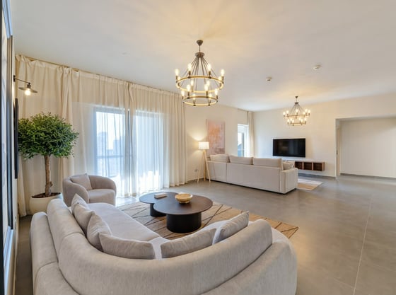 Luxury Upgraded | Furnished | High Floor, picture 5
