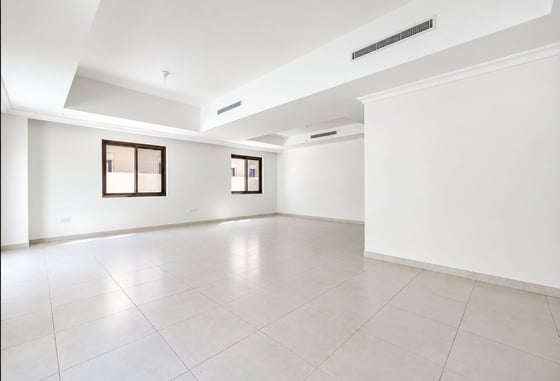 Upgraded | Extended Layout | Private Garden, picture 2