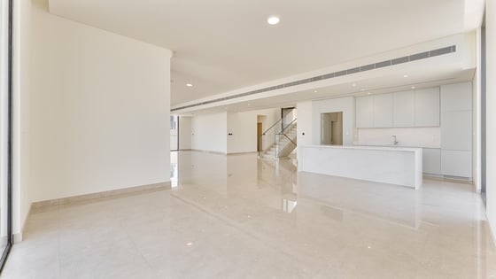 Corner plot villa in Dubai Hills with full lagoon view, picture 2