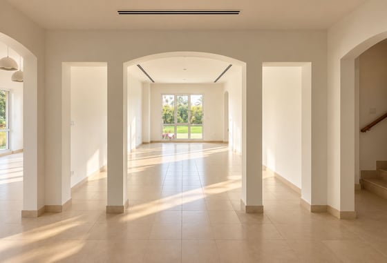 Lake View | Prime Location | Renovation Potential, picture 3