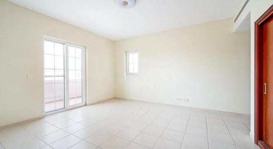 Vacant Now | Upgraded Floors | White Kitchen, picture 6