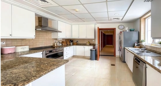 Vacant Now | Upgraded Floors | White Kitchen, picture 8