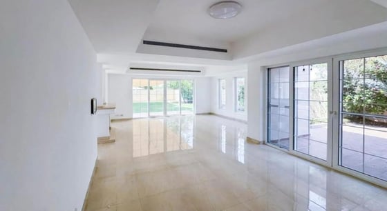 Vacant Now | Upgraded Floors | White Kitchen, picture 4