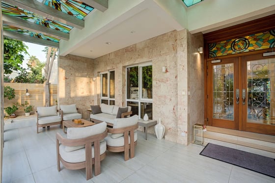 Beautifully finished 5-bed villa with lake views in Meadows, picture 12