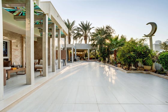 Beautifully finished 5-bed villa with lake views in Meadows, picture 25