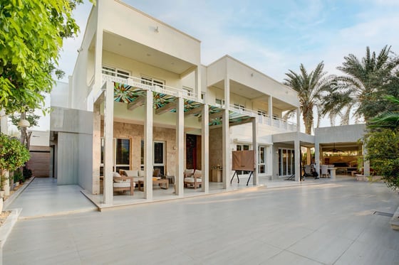 Beautifully finished 5-bed villa with lake views in Meadows, picture 5