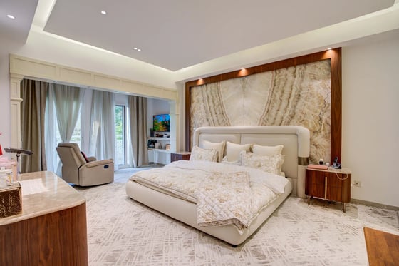 Beautifully finished 5-bed villa with lake views in Meadows, picture 14