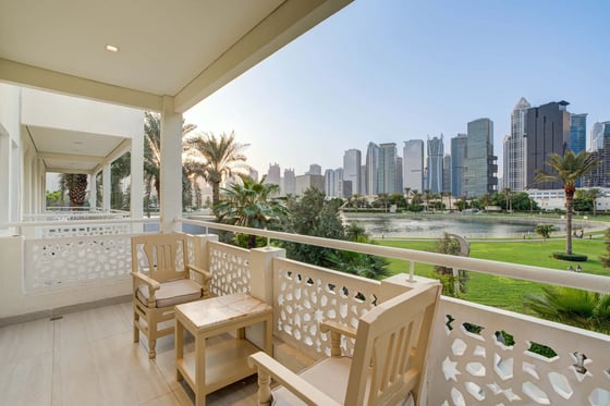 Beautifully finished 5-bed villa with lake views in Meadows, picture 22