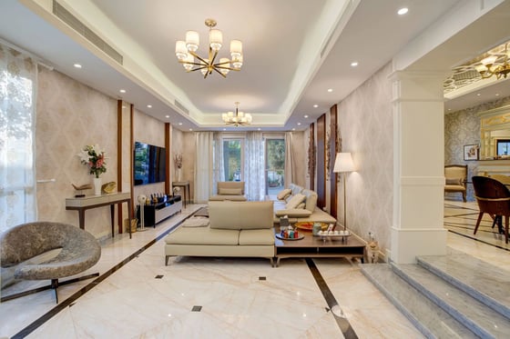 Beautifully finished 5-bed villa with lake views in Meadows, picture 6