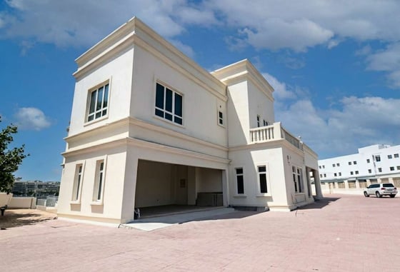 Exclusive | Lake View | Montgomerie Golf Course, picture 1
