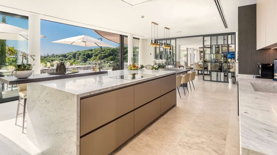 A private gated estate into a unique inviroment 5 star golf, picture 7