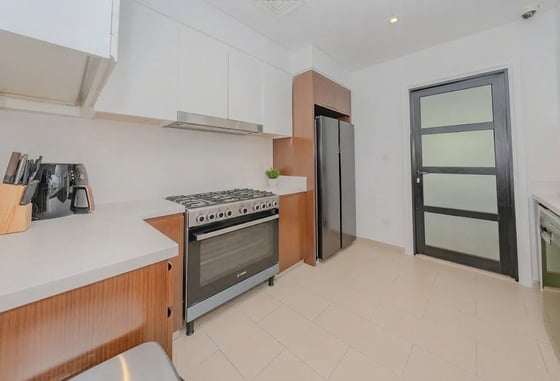 Single Row | Landscaped Garden | Extended Patio, picture 5