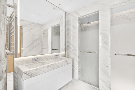 High-Floor 2BR Sea View |  Chic Upgrades, picture 9
