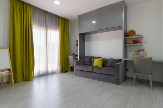 Upgraded, fully furnished villa in the Meadows, picture 18