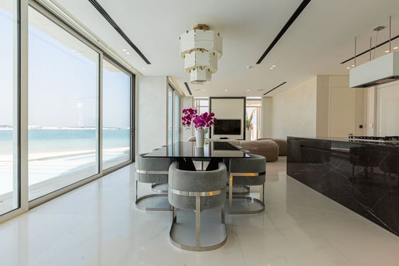 Most sought-after beach front villa on the Palm Jumeirah, picture 8