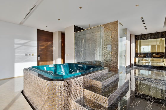 8 Bedroom Mansion with Entertainment Room, picture 30