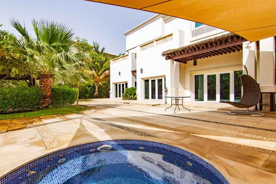 Nice 6 Bed Family Villa in Emirates Hills, picture 1