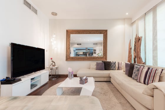 Exceptionally Renovated 3 Bedroom Duplex, picture 1
