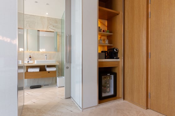 Amazing FIVE Hotel Room Jumeirah Village Circle, picture 9