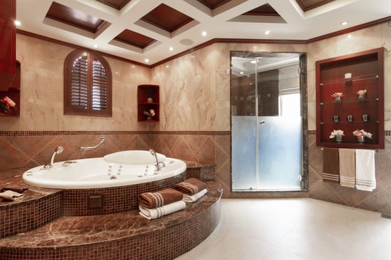 Stunning Upgraded Mediterranean 4 Bedroom Villa, picture 24