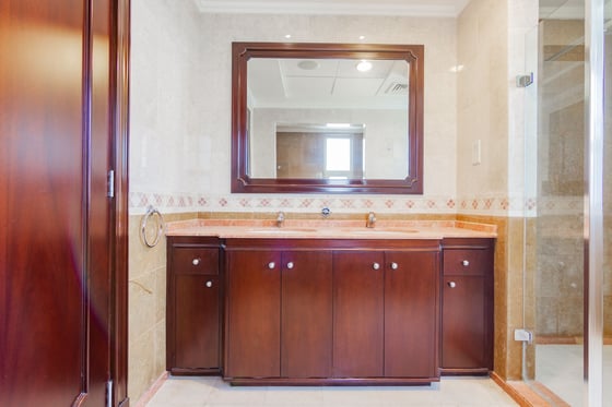6 Bedroom Villa in Victory Heights on the Golf Course, picture 14