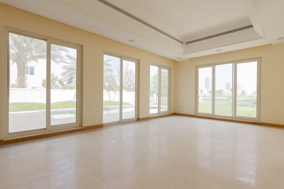 6 Bedroom Villa in Victory Heights on the Golf Course, picture 5