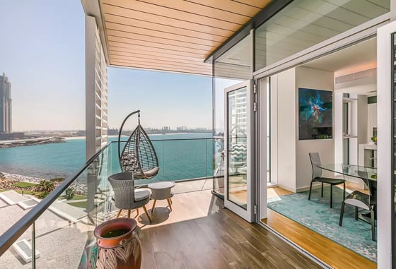Direct sea views luxury furnished corner apartment, picture 1
