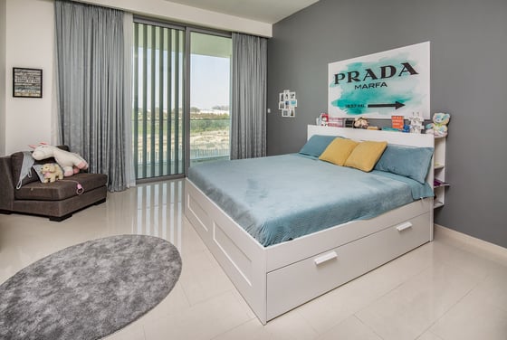 Contemporary Golf Villa with Skyline Views, picture 8