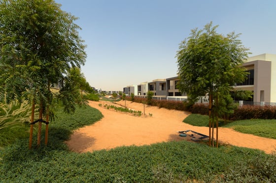 Sidra 1 | 5 Bed On The Pool &amp; Park, picture 3