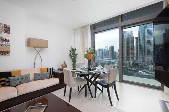 Luxuriously Furnished Brand New Apartment with Marina Views, picture 2