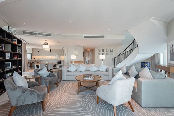 Stunning 4BR Duplex Penthouse in Vida Residences, picture 11