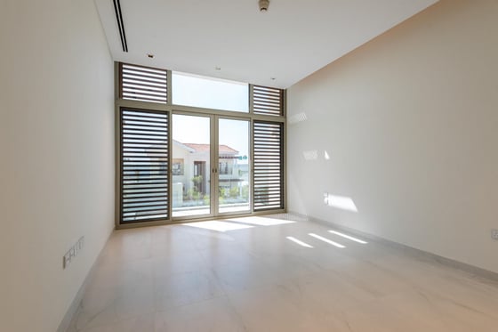 Contemporary Style Four Bed Villa, picture 16