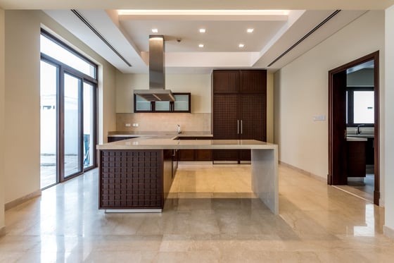 Ready 6 BR | Modern Arabic | Corner Villa, picture 5