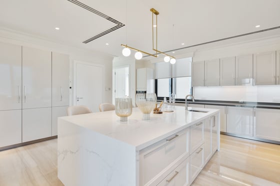 Full Floor Penthouse in The 118, picture 3
