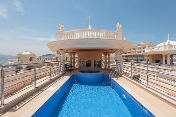Beachfront  5 Bedrooms Villa Kempinski Palm, picture 19