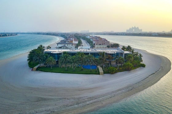 Private Palm Jumeirah |Beachfront Palace, picture 15