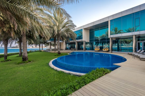 Private Palm Jumeirah |Beachfront Palace, picture 23