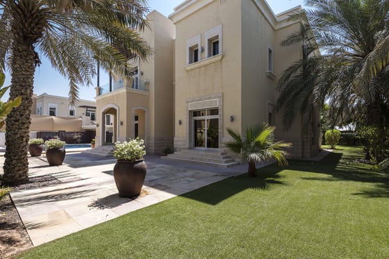 Luxurious 5 BR Villa Sector E Emirates Hills, picture 18