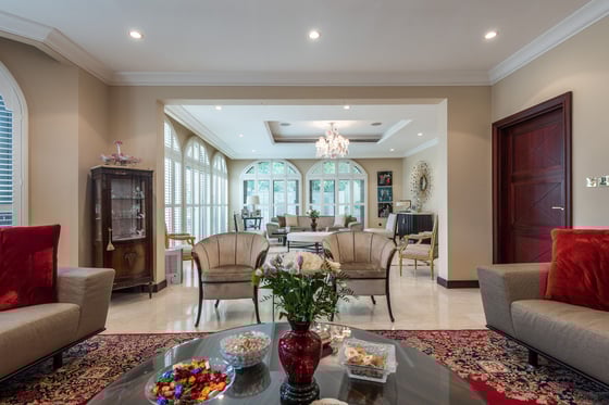 Upgraded Atrium Entry | 5 Bedroom Villa, picture 8