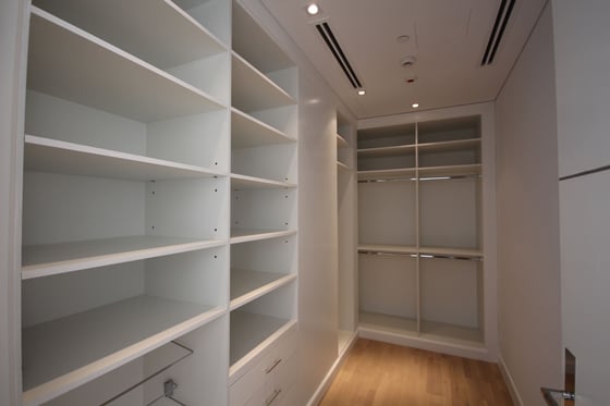 Contemporary Open Plan with 3 Fabulous Closets, picture 12