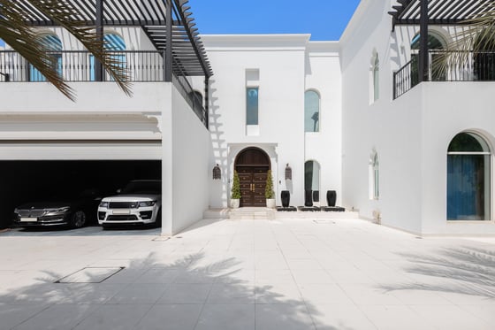Exclusive 7 Bedroom Emirates Hills Family Villa, picture 2